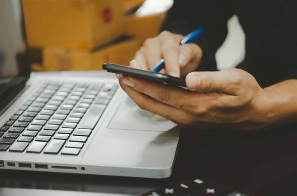 Quels sont les principes clés pour réussir le marketing mobile dans un marché compétitif ?